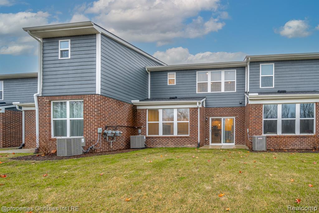 43580 Prospect Lane Novi, MI 48375 - Photo 24 of 27