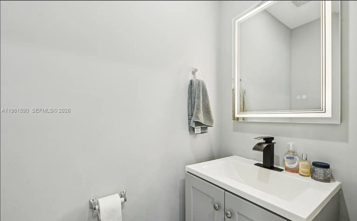 380 Northwest 20th Street, Unit 8 Miami, FL 33136 - Photo 12 of 21