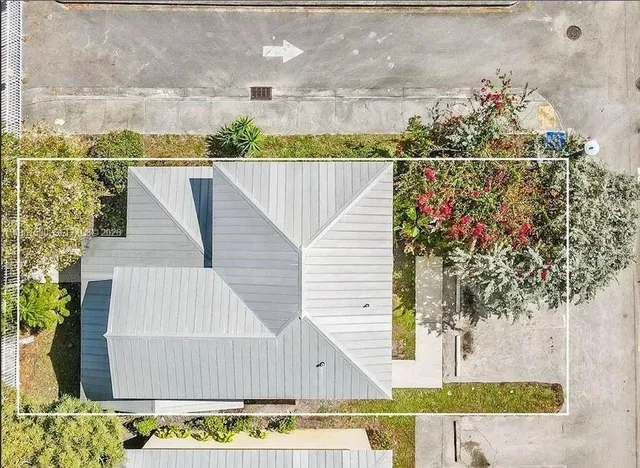 $3,200 | 380 Northwest 20th Street, Unit 8, Miami, FL 33136