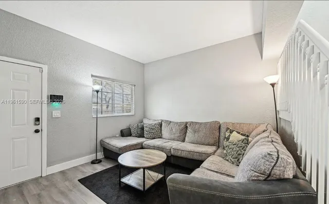 $3,200 | 380 Northwest 20th Street, Unit 8, Miami, FL 33136