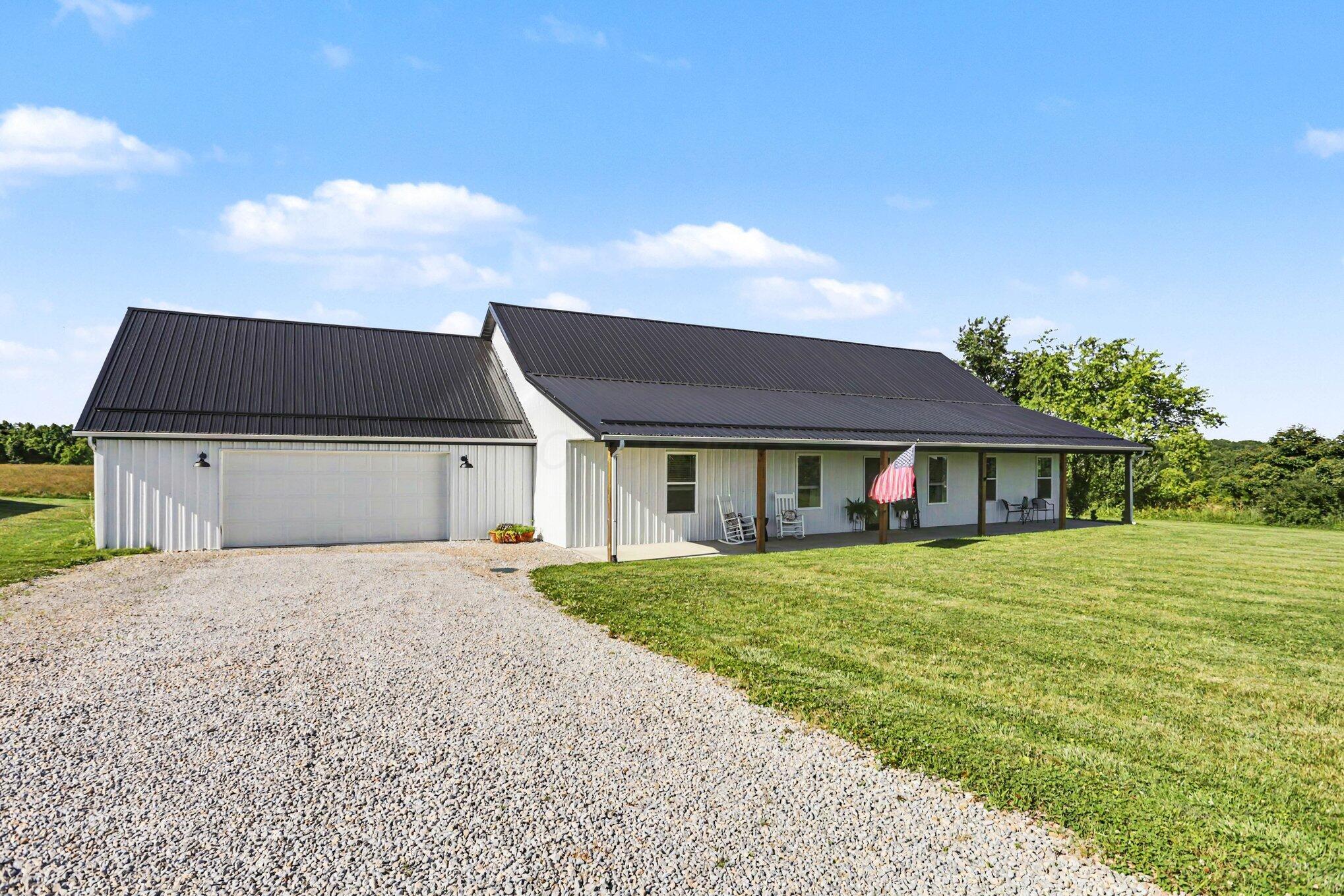 7101 Pleasantview Road Southeast Lancaster, OH 43130 - Photo 4 of 40