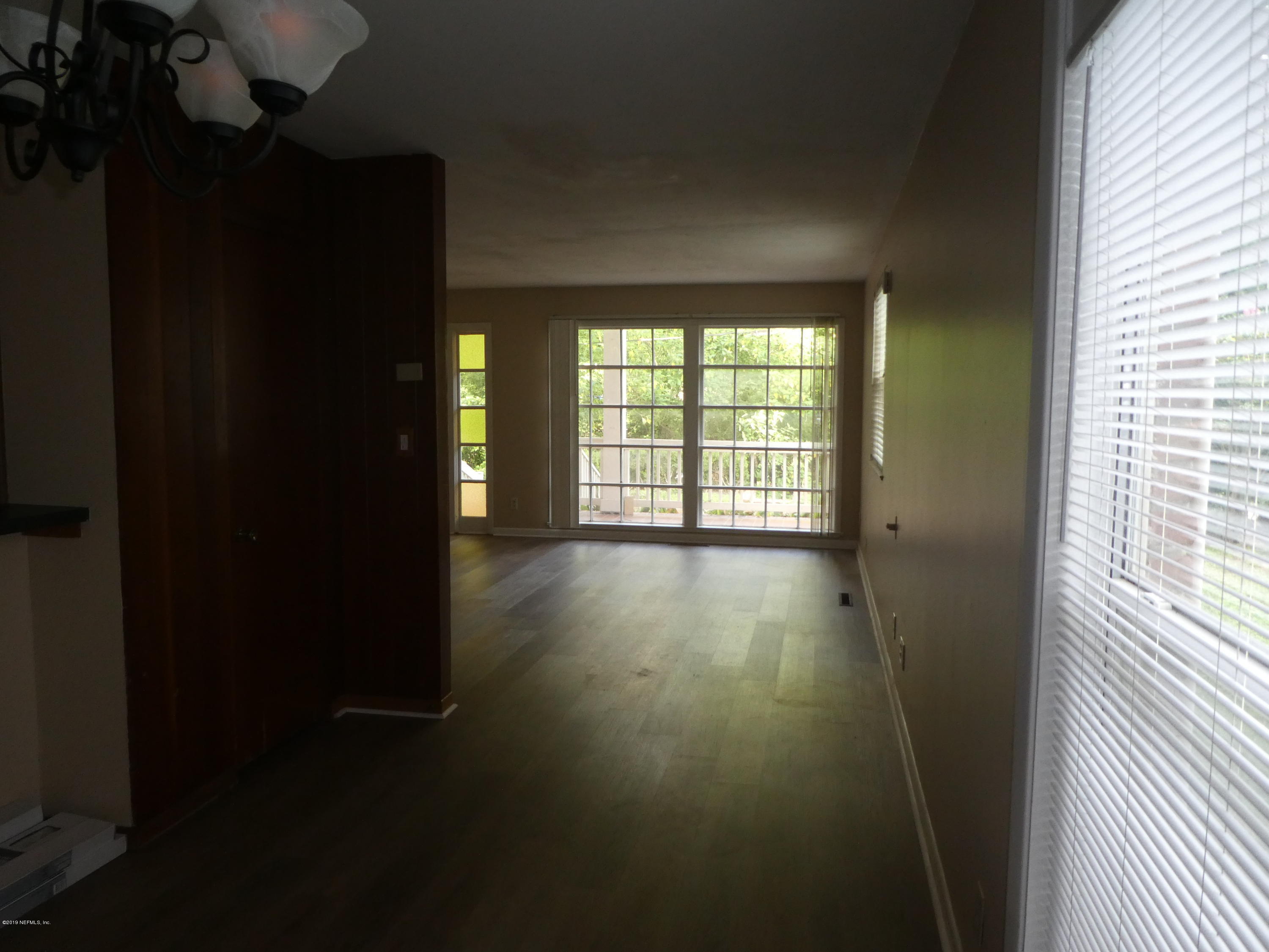 1687 Glendale Road Jacksonville, FL 32216 - Photo 12 of 16 Dining room