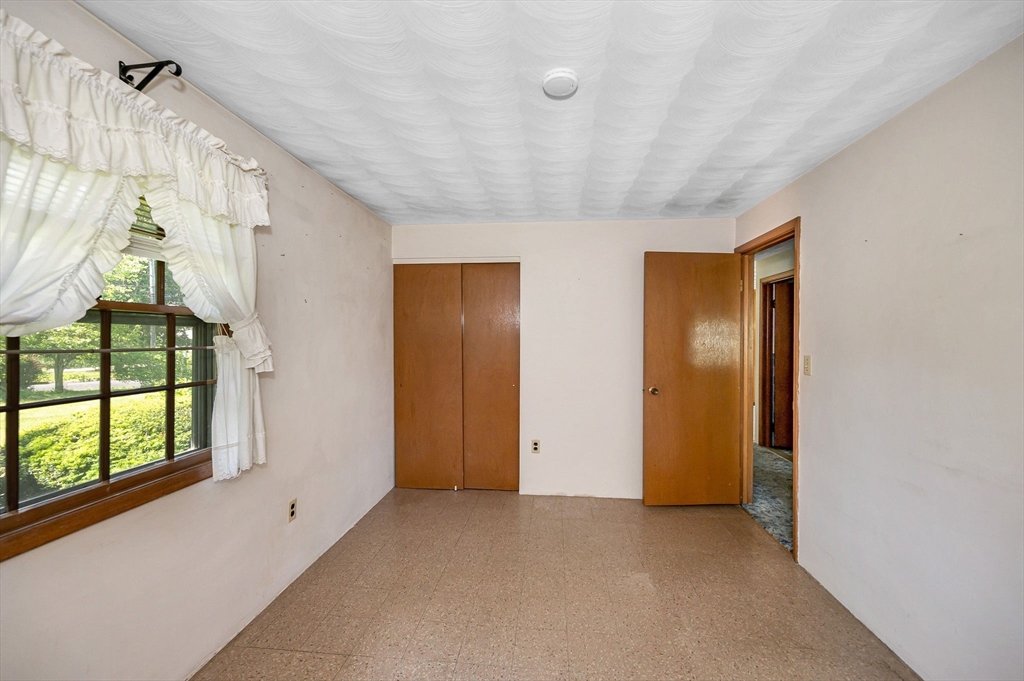 13 Judith Road Chelmsford, MA 01824 - Photo 19 of 36