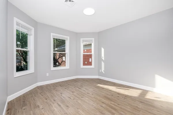 $4,500 | 335-337 Windsor Street, Unit 337, Cambridge, MA 02141