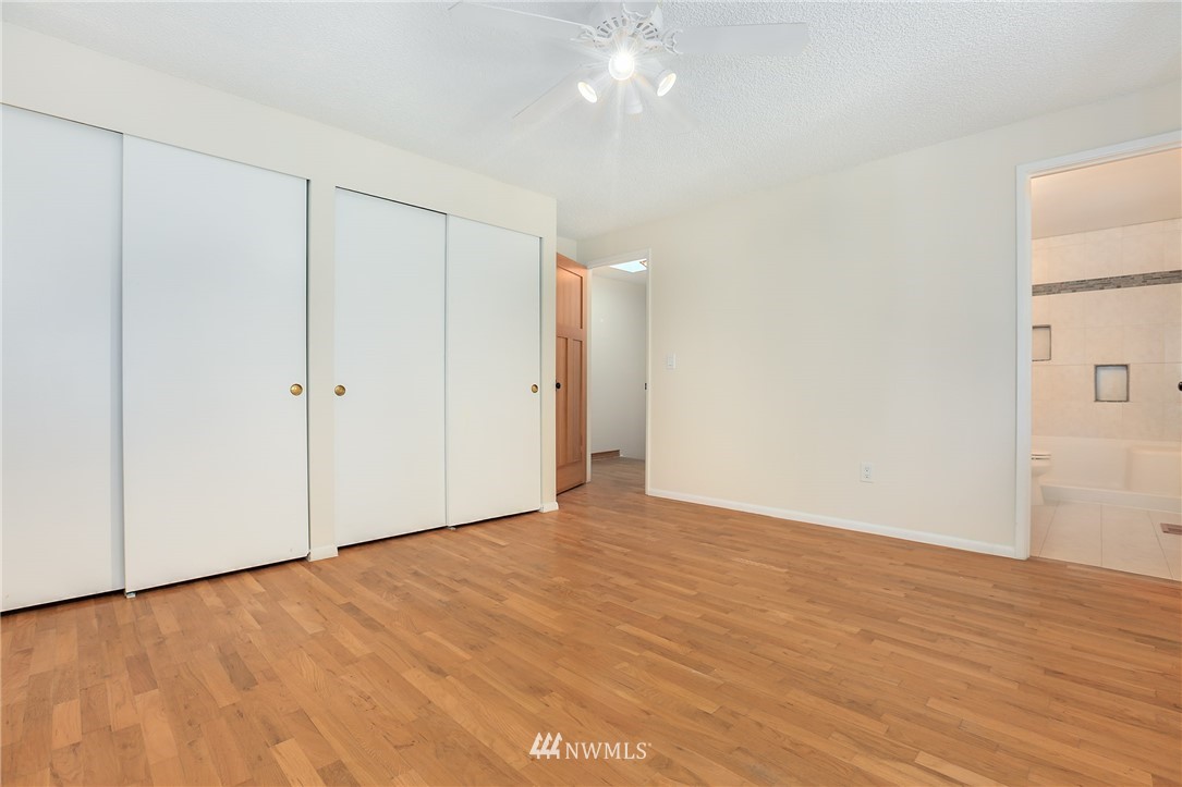 18501 129th Place Southeast Renton, WA 98058 - Photo 11 of 21 Gallery Image 11