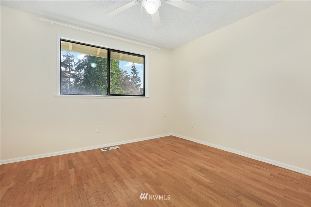 18501 129th Place Southeast Renton, WA 98058 - Photo 13 of 21 Gallery Image 13