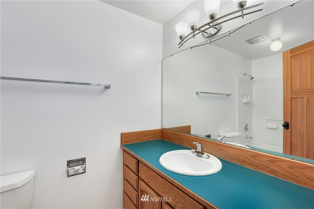 18501 129th Place Southeast Renton, WA 98058 - Photo 16 of 21 Gallery Image 16