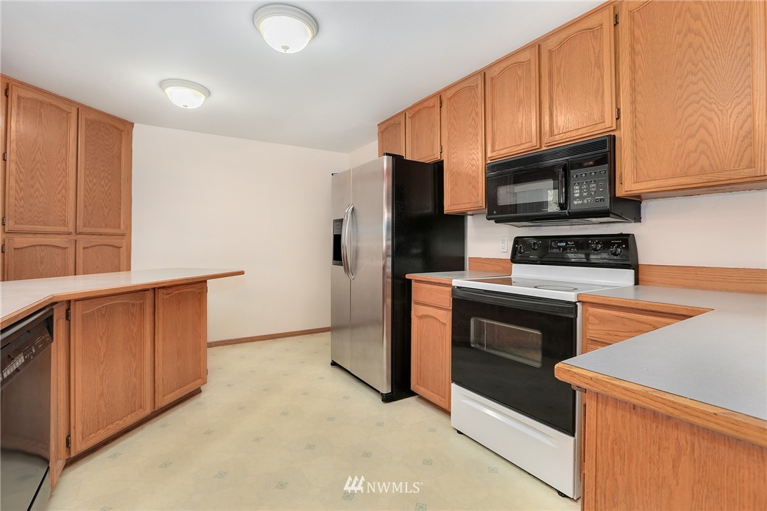 18501 129th Place Southeast Renton, WA 98058 - Photo 6 of 21 Gallery Image 6