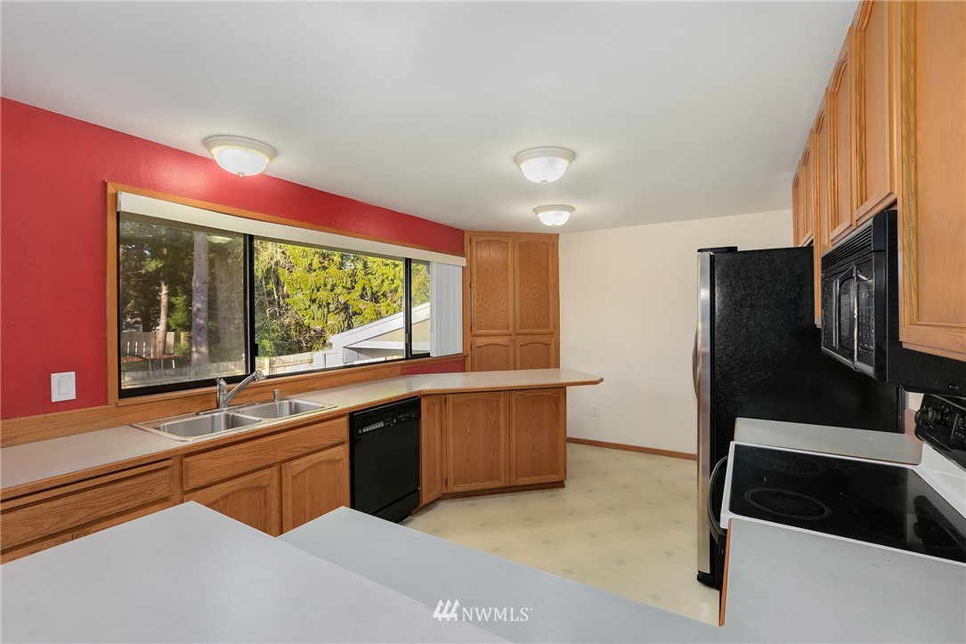 18501 129th Place Southeast Renton, WA 98058 - Photo 7 of 21 Gallery Image 7