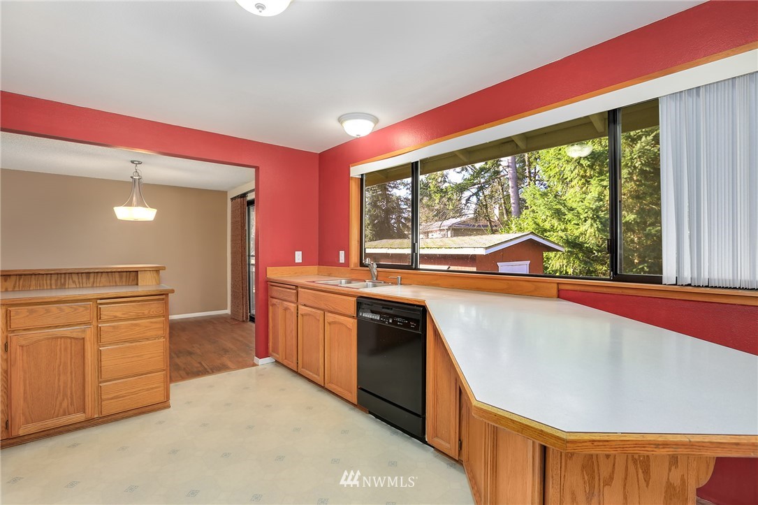18501 129th Place Southeast Renton, WA 98058 - Photo 8 of 21 Gallery Image 8