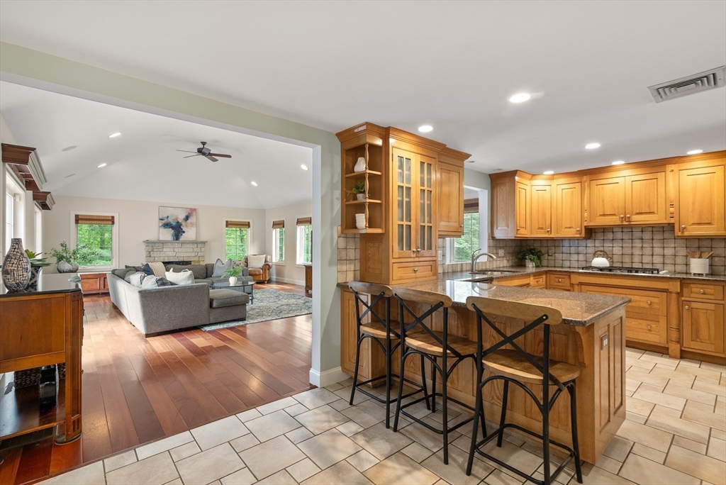 14 Harnden Road Foxboro, MA 02035 - Photo 14 of 40