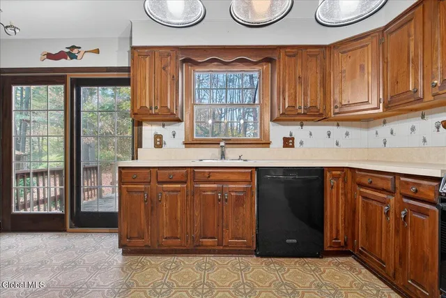 $424,900 | 17 Belmonte Lane, Clifton Park, NY 12065