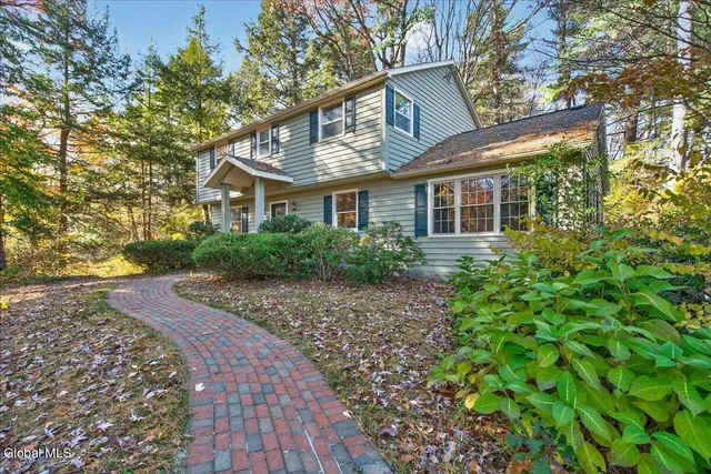 $424,900 | 17 Belmonte Lane, Clifton Park, NY 12065