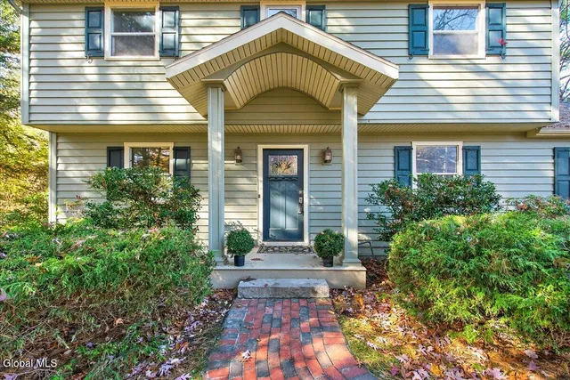 $424,900 | 17 Belmonte Lane, Clifton Park, NY 12065