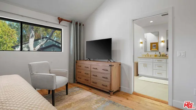 $1,399,975 | 4907 St Louis Court, Culver City, CA 90230