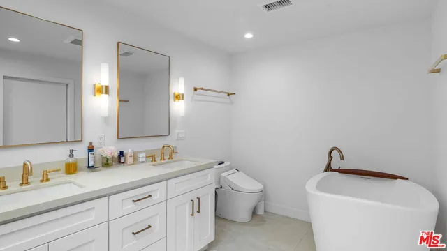 $1,399,975 | 4907 St Louis Court, Culver City, CA 90230