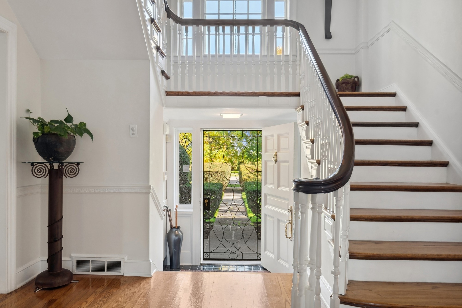 424 Sheridan Road Kenilworth, IL 60043 - Photo 2 of 16 Gallery Image 2