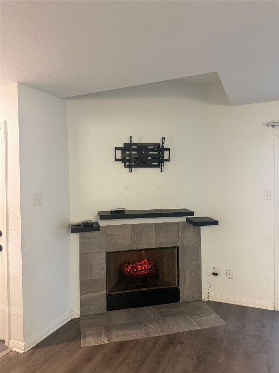3600 Jeanetta Street, Unit 804 Houston, TX 77063 - Photo 11 of 26 a living room with furniture and a fireplace