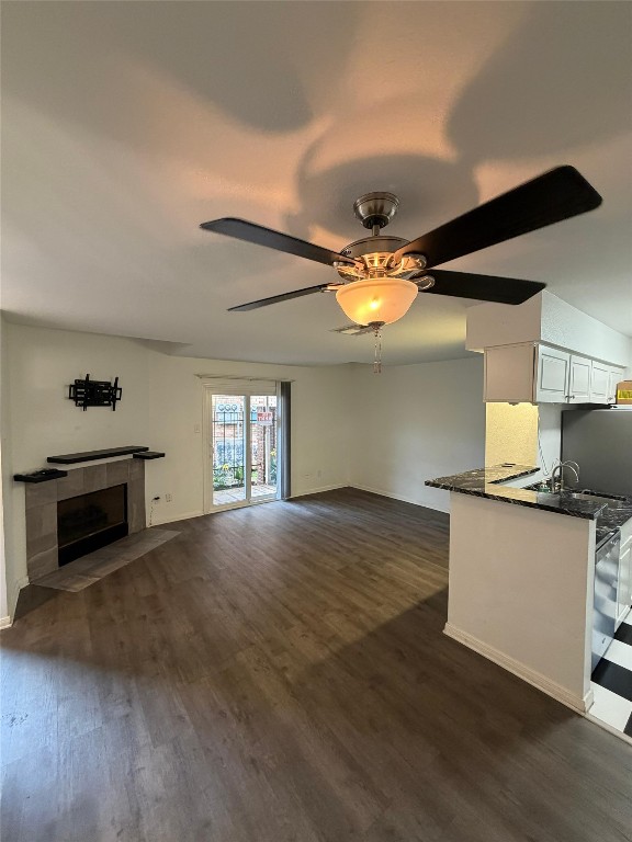 3600 Jeanetta Street, Unit 804 Houston, TX 77063 - Photo 24 of 26 a kitchen with stainless steel appliances a stove and a refrigerator