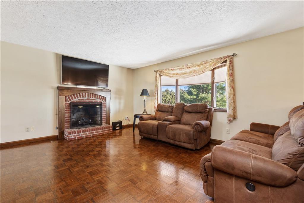 636 Fleming Road Sarver, PA 16055 - Photo 5 of 25