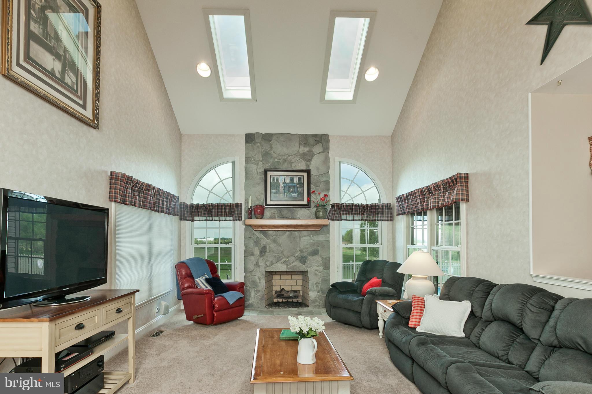 22342 Durberry Road Smithsburg, MD 21783 - Photo 10 of 30 Family Room