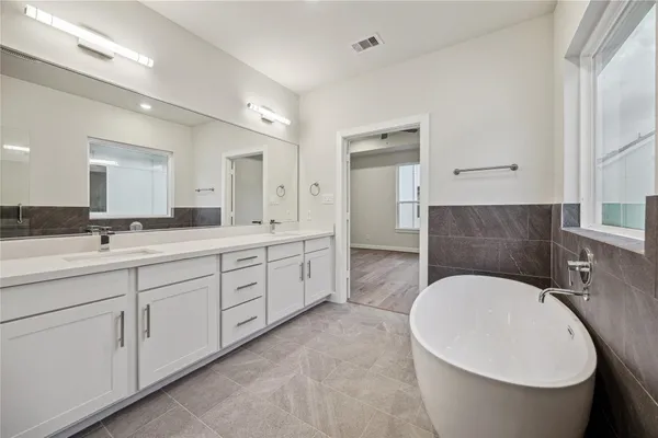 $3,300 | 3075 Hicks Street, Houston, TX 77007