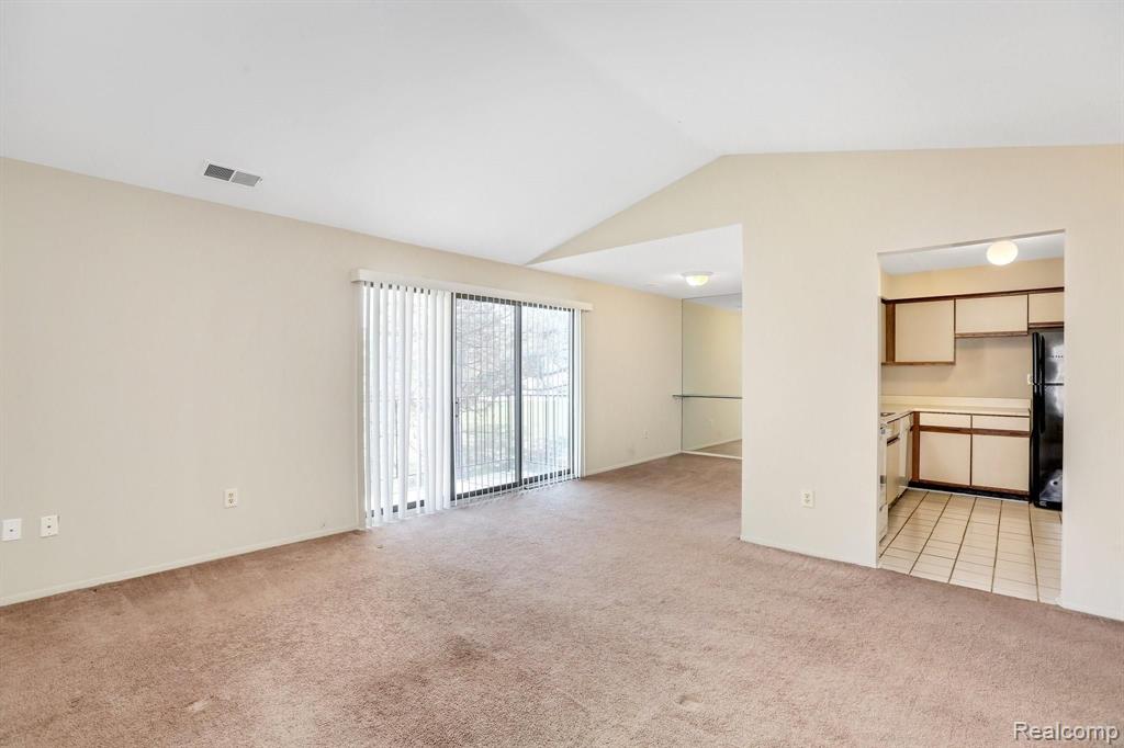 27350 Evergreen Road Lathrup Village, MI 48076 - Photo 4 of 20