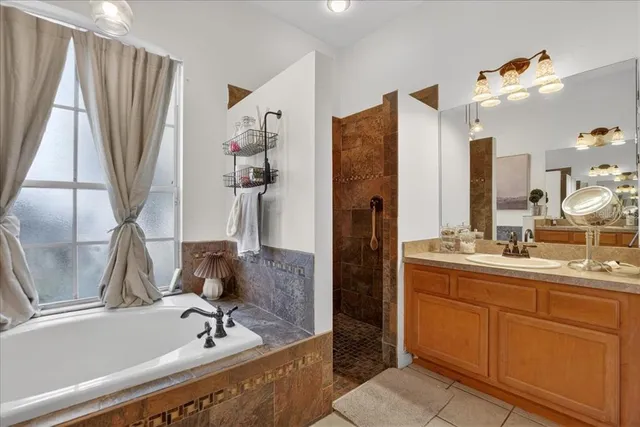 $559,000 | 4423 Merrick Run Lane, Valrico, FL 33596