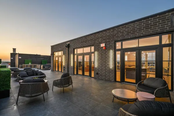 $2,650 | 11 West Prospect Avenue, Unit 405, Mount Prospect, IL 60056