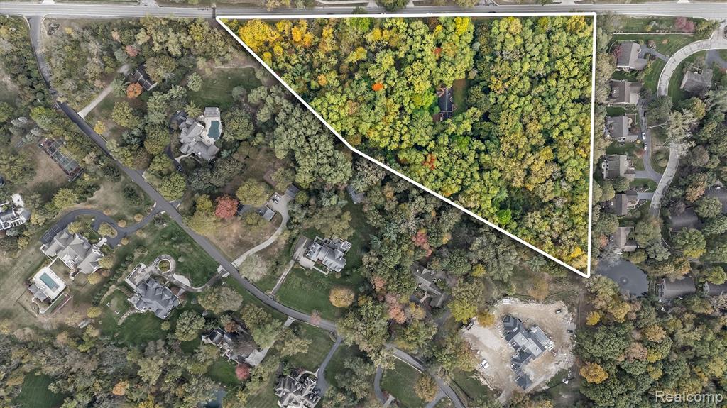 23301 West 14 Mile Road Franklin, MI 48025 - Photo 2 of 4