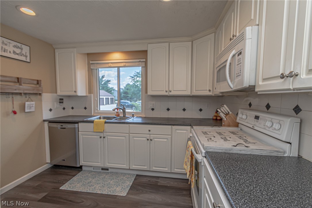 974 Hampton Ridge Drive, Unit F Akron, OH 44313 - Photo 11 of 24 Gallery Image 11