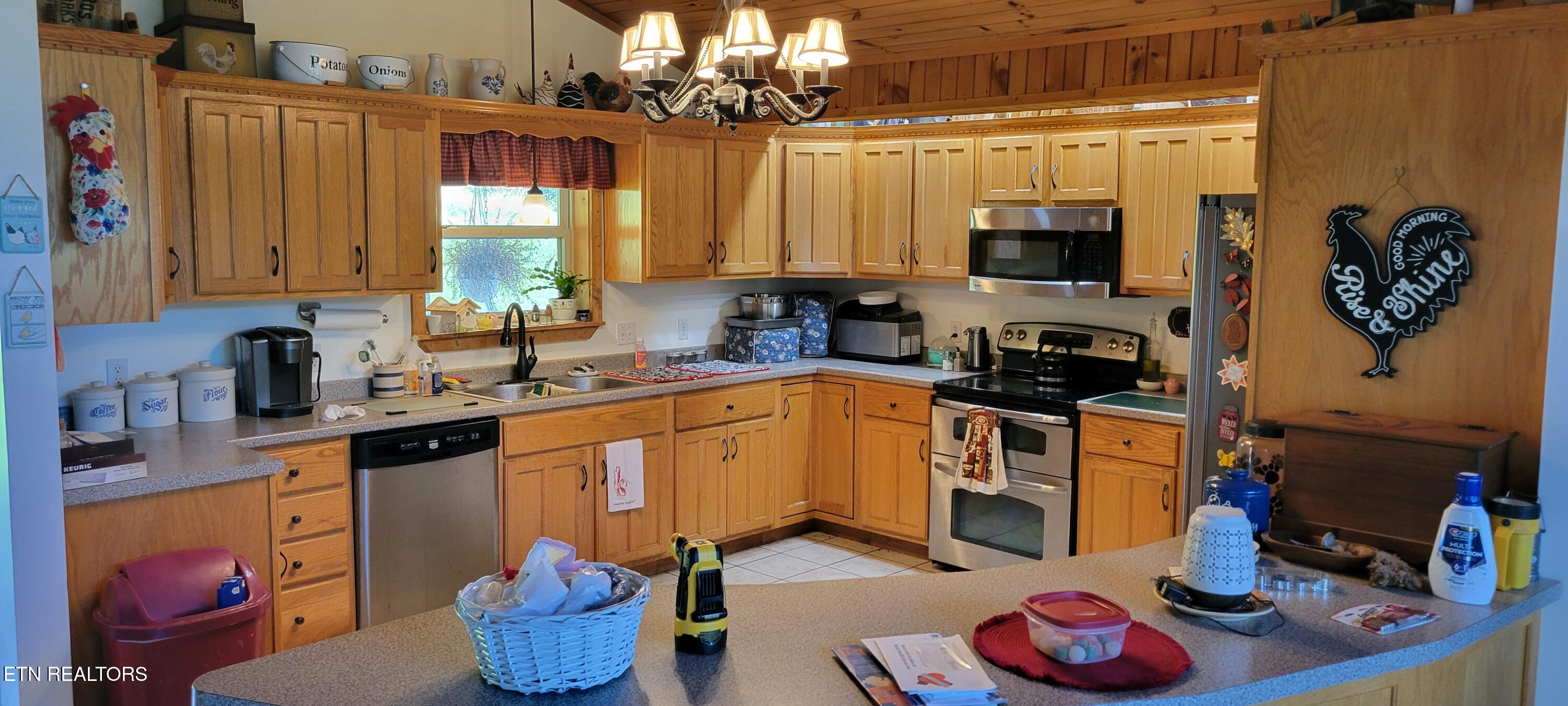 151 Rolen Road New Tazewell, TN 37825 - Photo 13 of 38 13