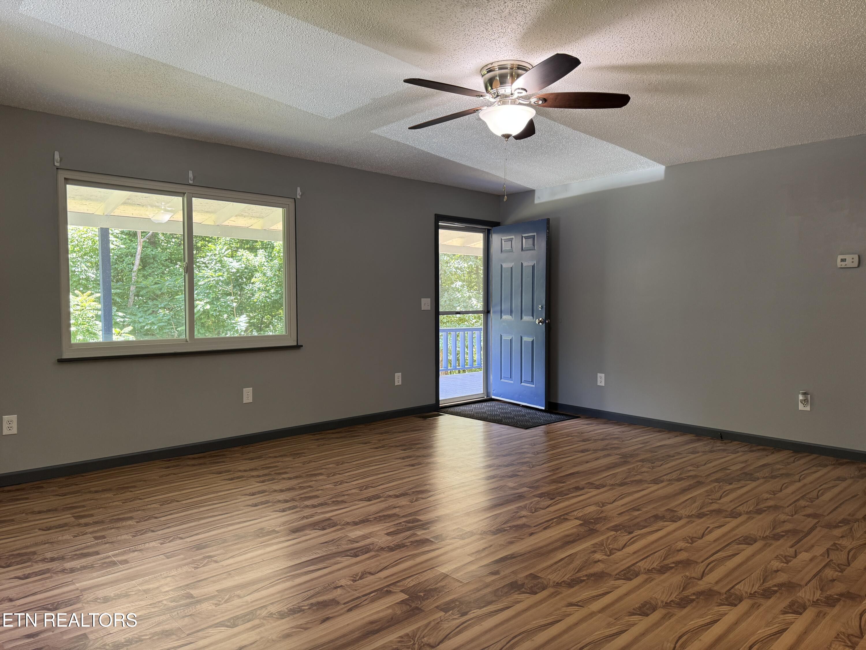 125 Walnut Lane Oneida, TN 37841 - Photo 15 of 39 IMG_7620