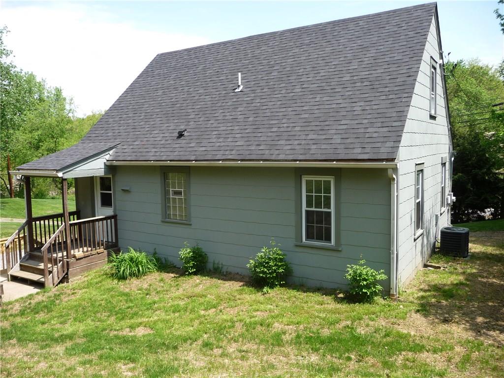 3252 Conway Wallrose Road Baden, PA 15005 - Photo 3 of 21 Gallery Image 3