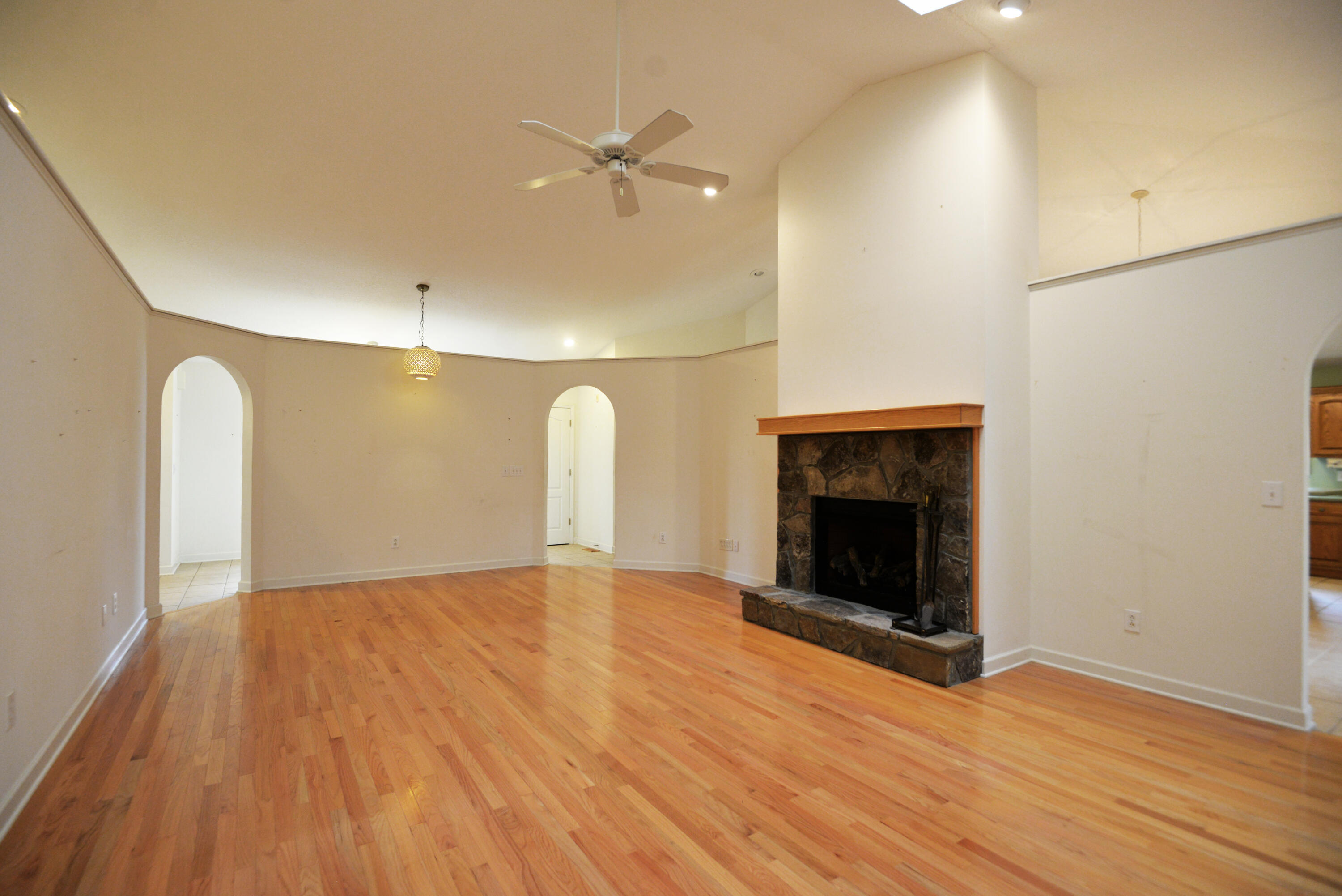 2157 South Shore Acres Road Soddy Daisy, TN 37379 - Photo 8 of 37 Great room view 2