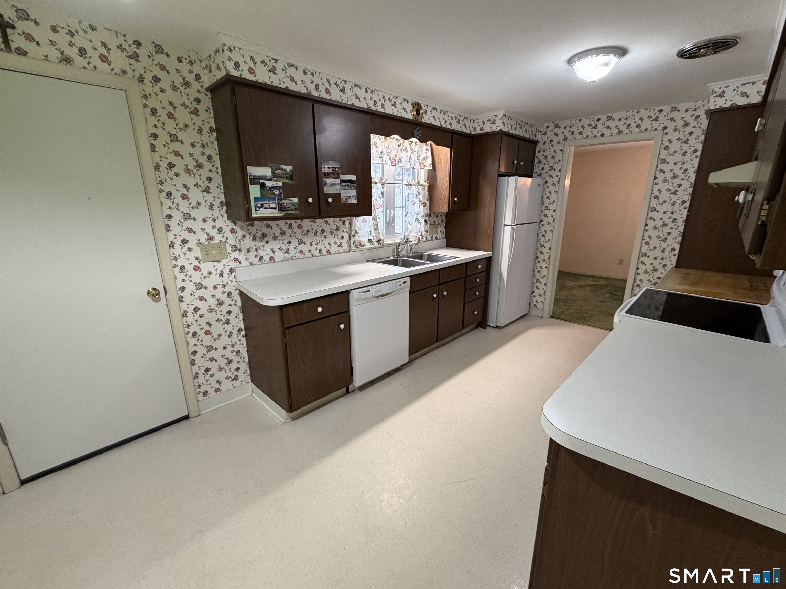 233 Conrad Street Naugatuck, CT 06770 - Photo 8 of 33