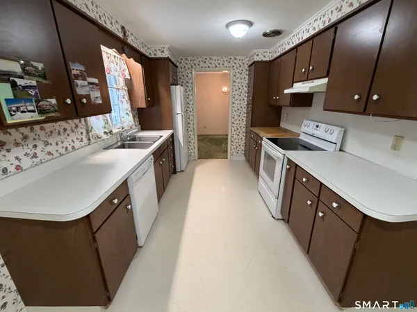 $354,900 | 233 Conrad Street, Naugatuck, CT 06770