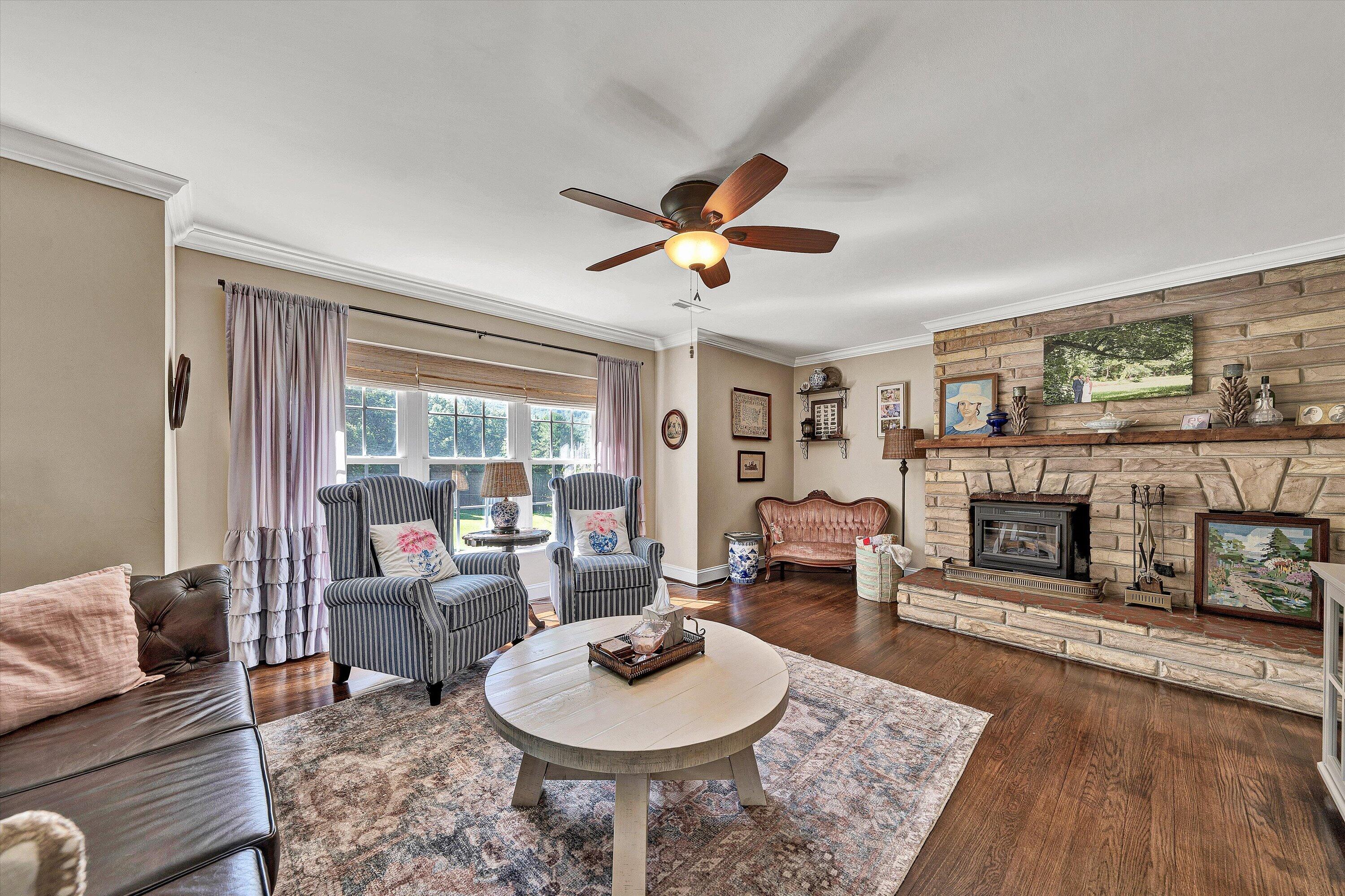 1555 Coopers Cove Road Hardy, VA 24101 - Photo 10 of 49 10-DSC00016