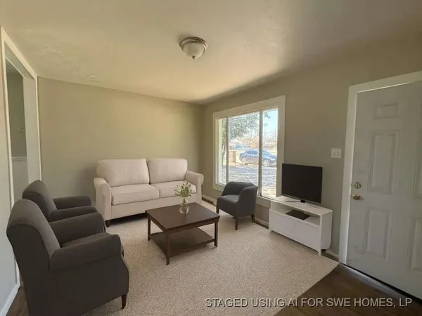$949 | 904 East Stanford Street, Lubbock, TX 79403