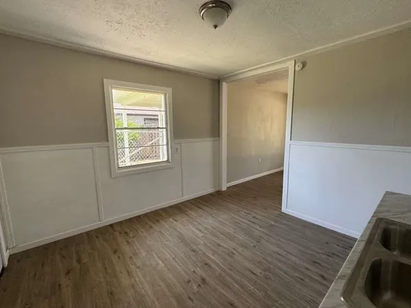 $949 | 904 East Stanford Street, Lubbock, TX 79403