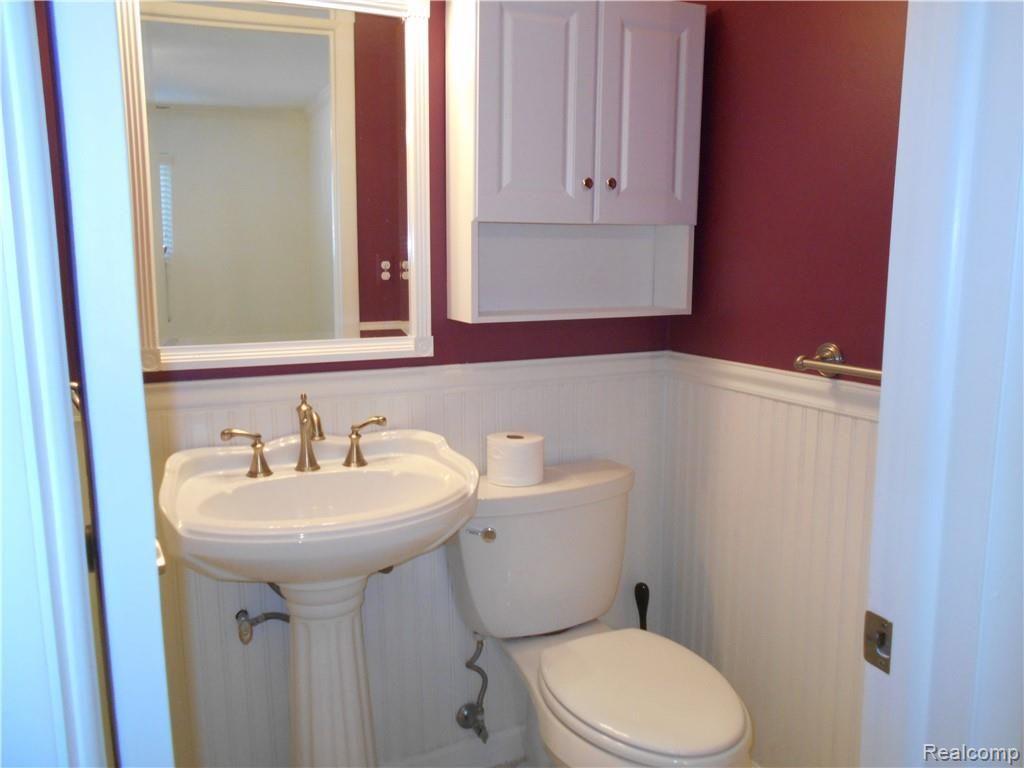 928 North Adams Road, Unit 95 Birmingham, MI 48009 - Photo 7 of 10