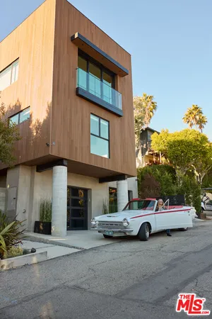 $15,995 | 2309 Hollyridge Drive, Los Angeles, CA 90068