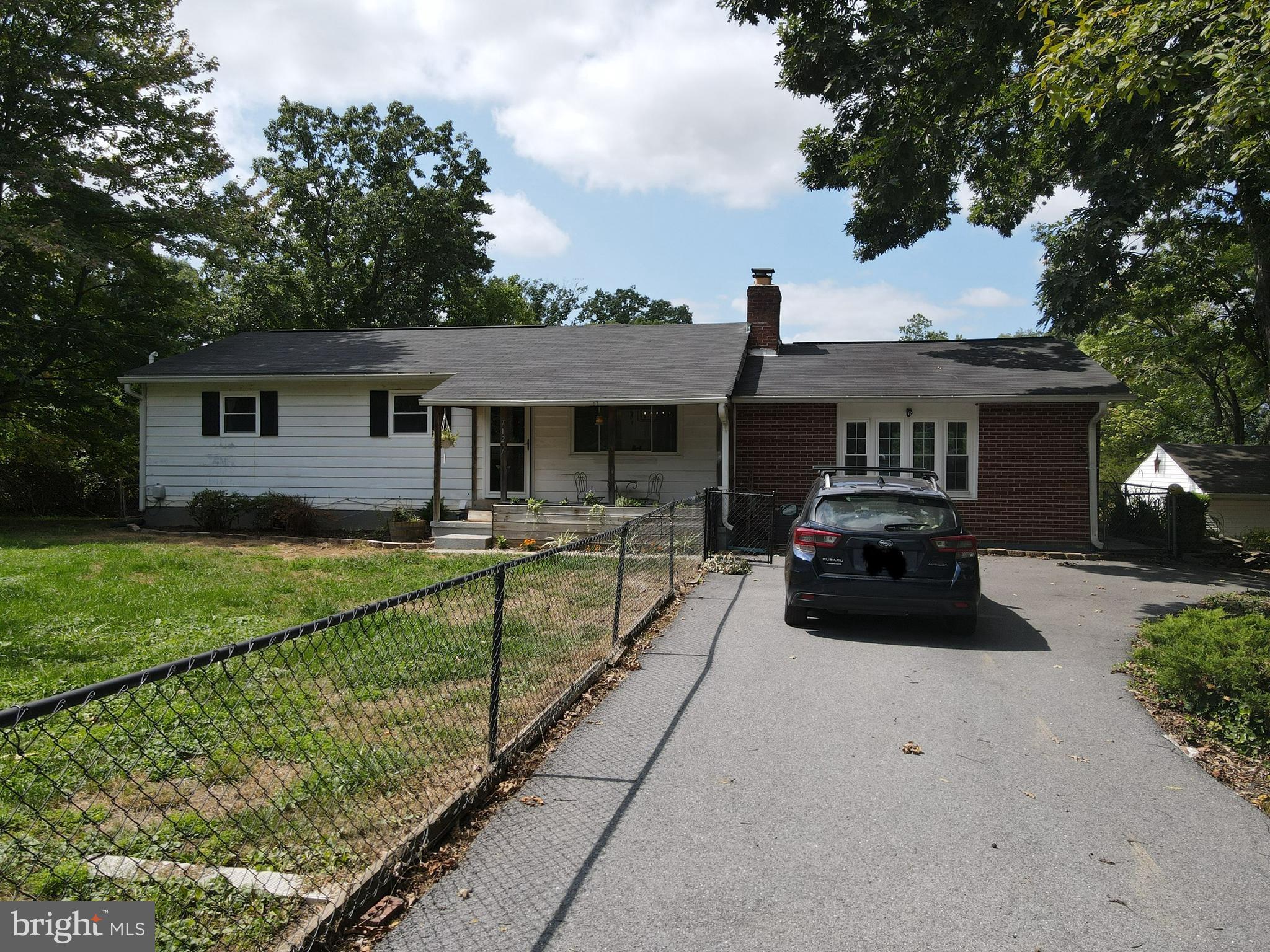 7120 Linganore Road Frederick, MD 21701 - Photo 2 of 26 Front of home, driveway