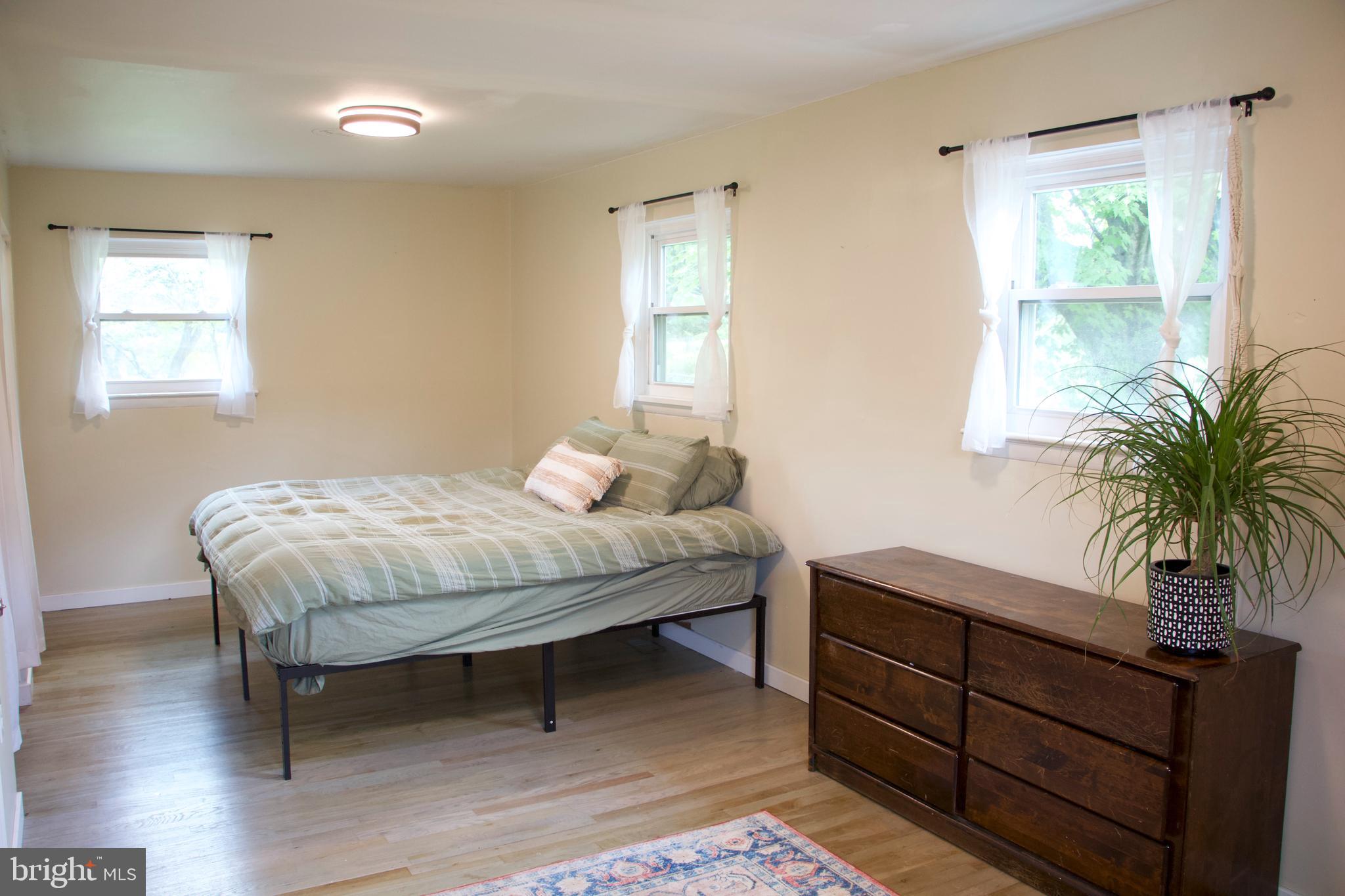 7120 Linganore Road Frederick, MD 21701 - Photo 10 of 26 Master bedroom