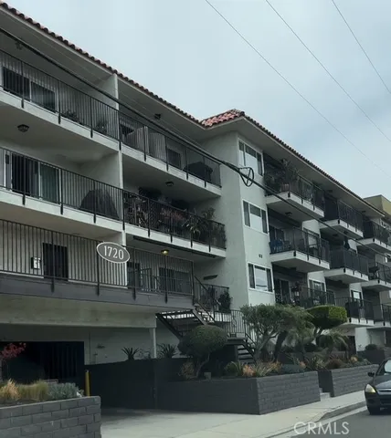 $4,800 | 1720 Ardmore Avenue, Unit 104, Hermosa Beach, CA 90254