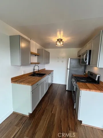 $4,800 | 1720 Ardmore Avenue, Unit 104, Hermosa Beach, CA 90254