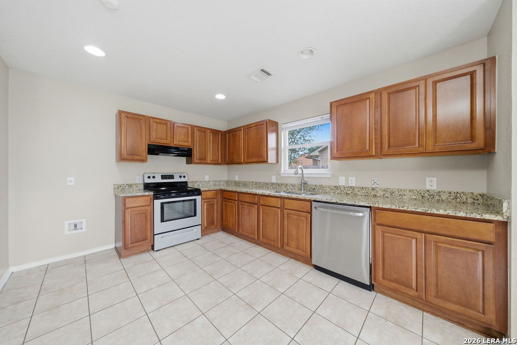 157 Springtree Parkway Cibolo, TX 78108 - Photo 10 of 25