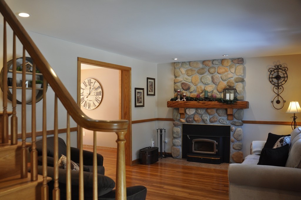 59 Whittier Road Wakefield, MA 01880 - Photo 9 of 30 Gallery Image 9