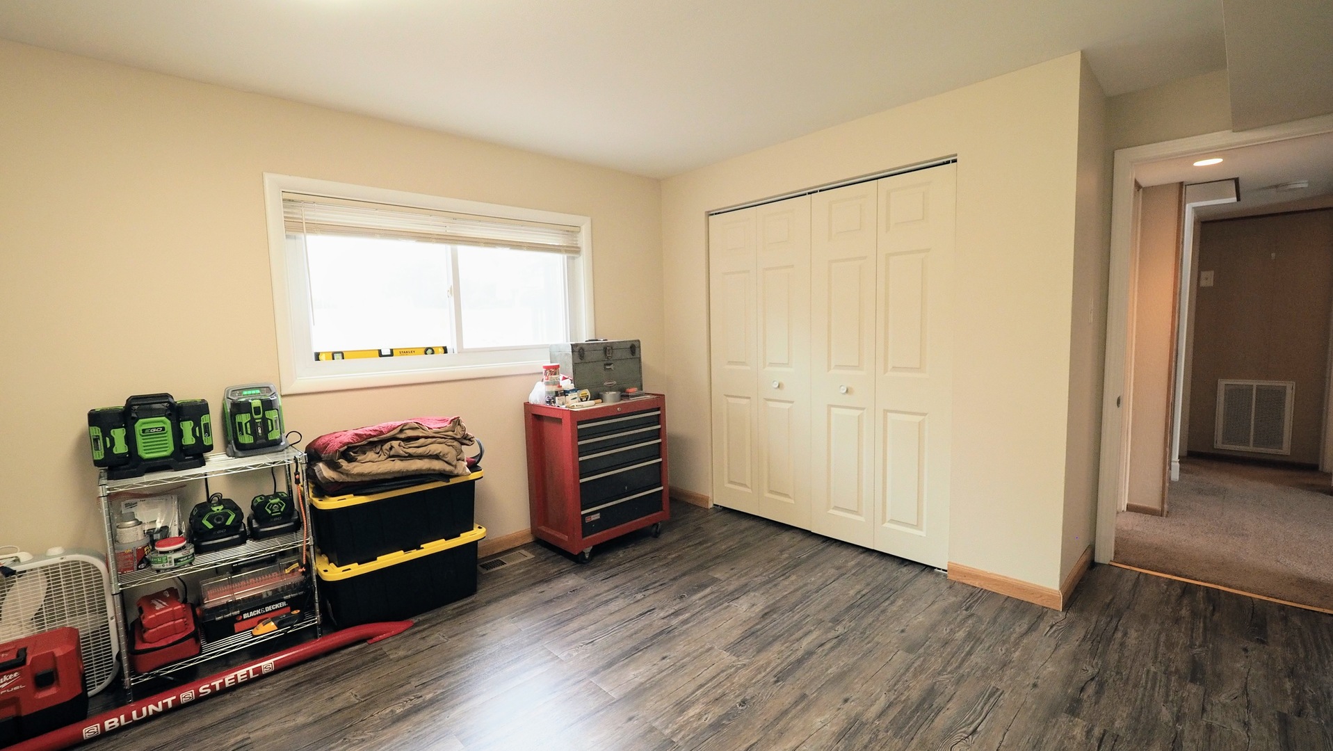 21W222 Ahlstrand Road Lombard, IL 60148 - Photo 7 of 8 Gallery Image 7