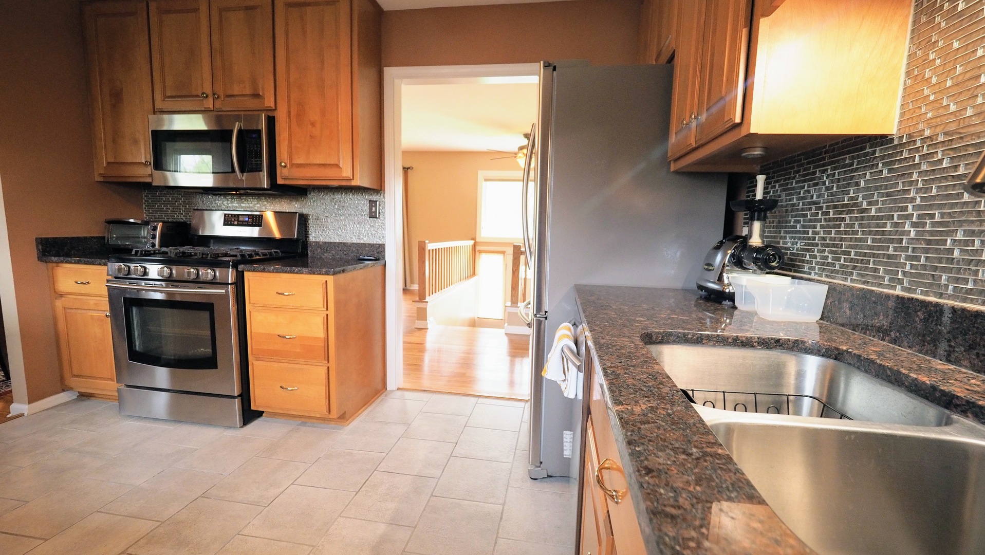 21W222 Ahlstrand Road Lombard, IL 60148 - Photo 3 of 8 Gallery Image 3